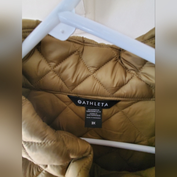 Athleta featherweight vest - Picture 3 of 6